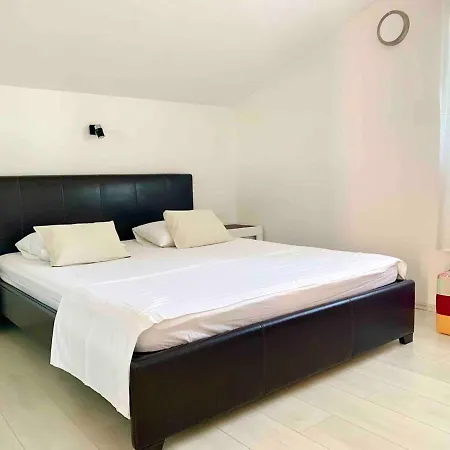 Seaside Family Friendly House With A Swimming Pool Cove Ljubljeva, Trogir - 20531 *