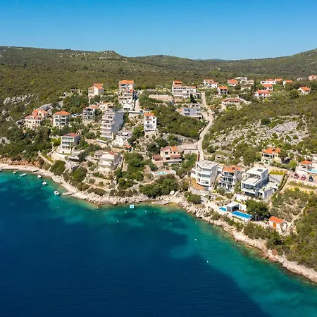 Prázdninový dům Seaside Family Friendly House With A Swimming Pool Cove Ljubljeva, Trogir - 20531 *